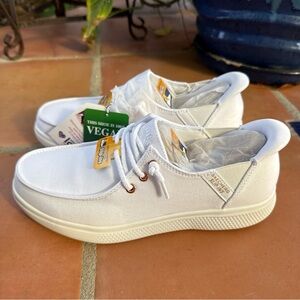 BOBS from Skechers White Vegan Lace-Up Shoes size 7